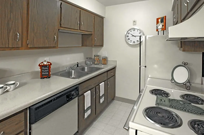 107 N Sage St - Photo 2 of 4