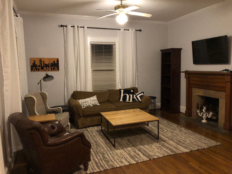 725 Oakland Ave Se - Photo 2 of 14