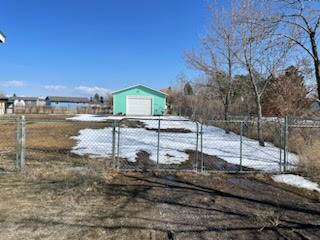 2555 Valley Dr - Photo 2 of 17