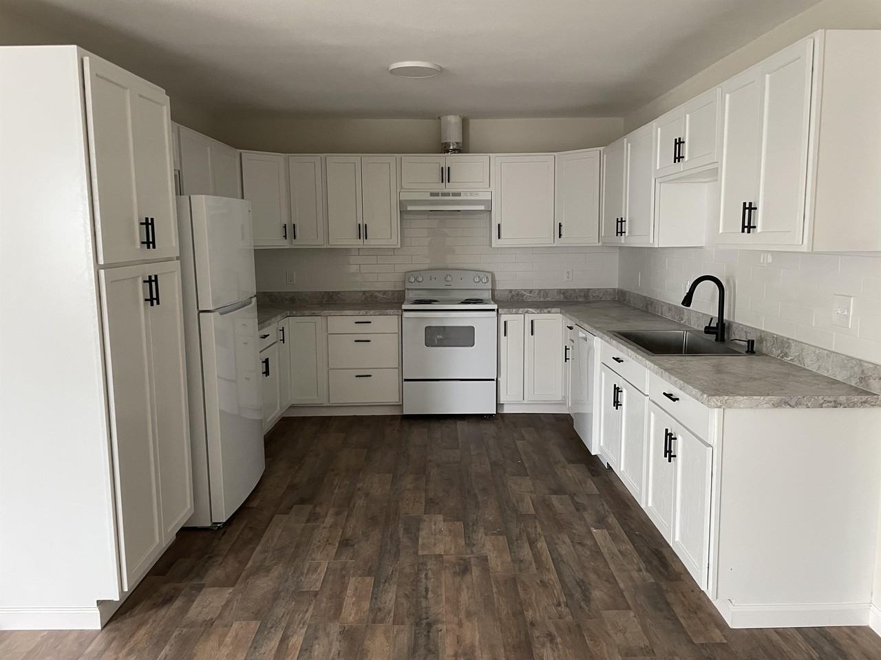 1506 N Grand Ave #1 - Photo 2 of 9