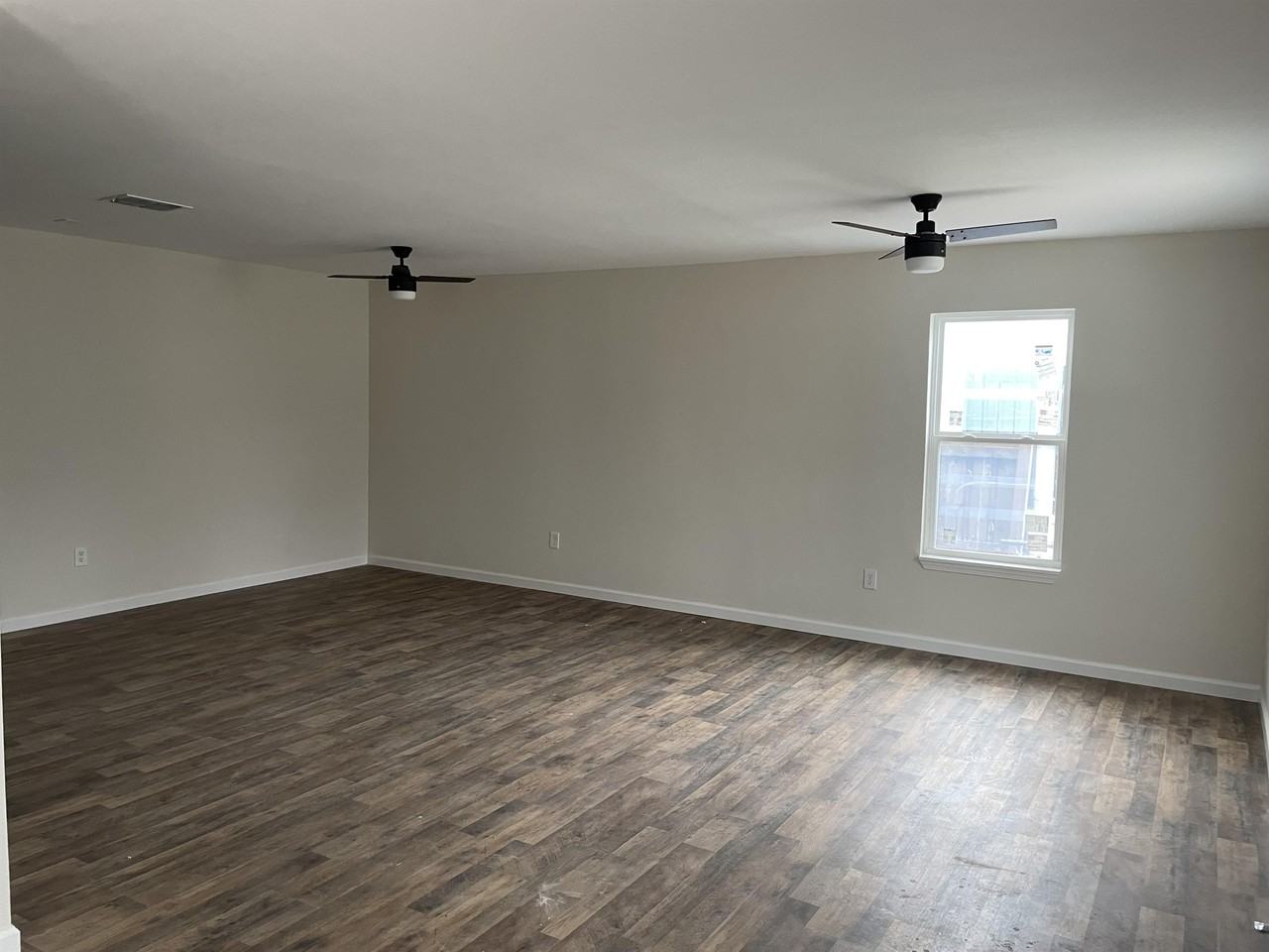 1506 N Grand Ave #1 - Photo 3 of 9