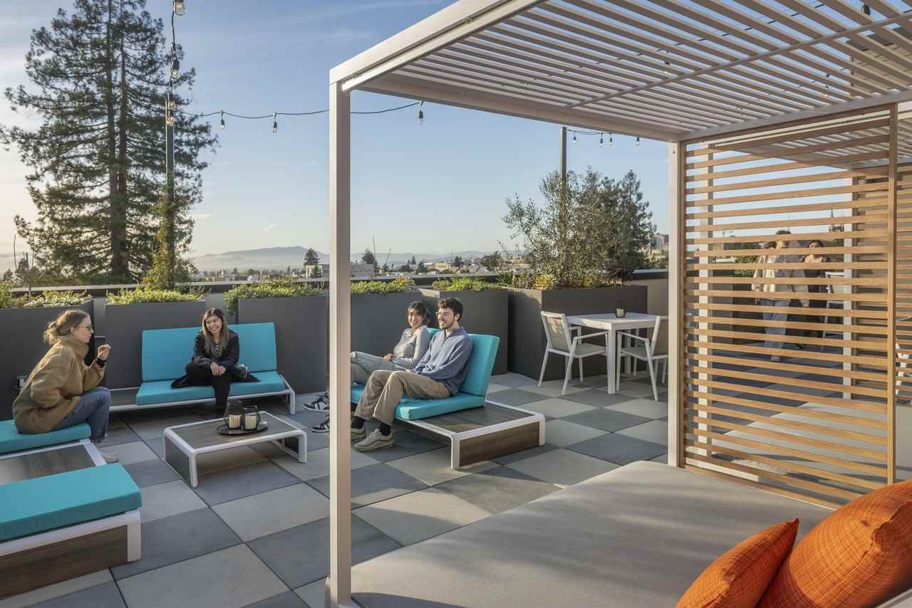 2556 Telegraph Ave #504 - Photo 6 of 34