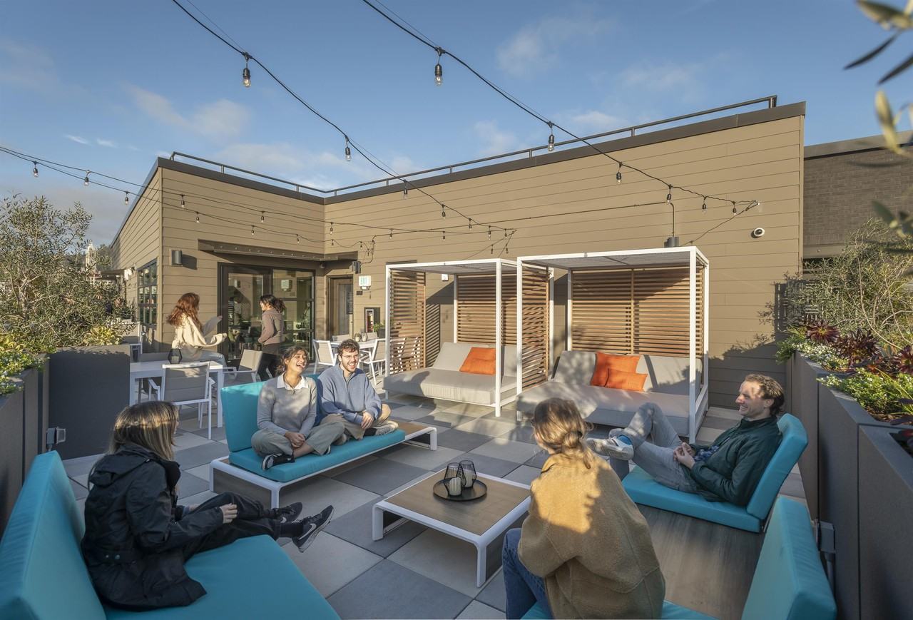 2556 Telegraph Ave #504 - Photo 7 of 34