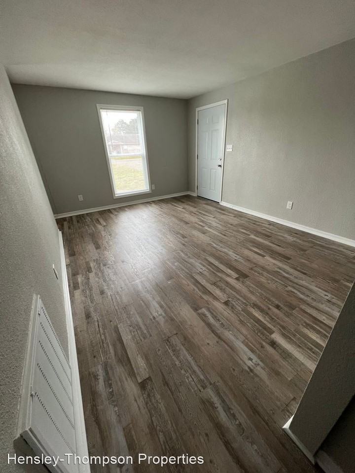 CAMBRIDGE - Photo 2 of 10