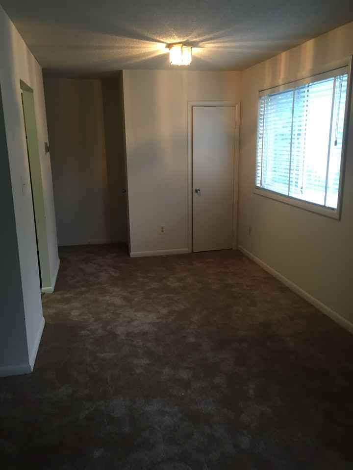 720-725 S. Ode St - Photo 2 of 5