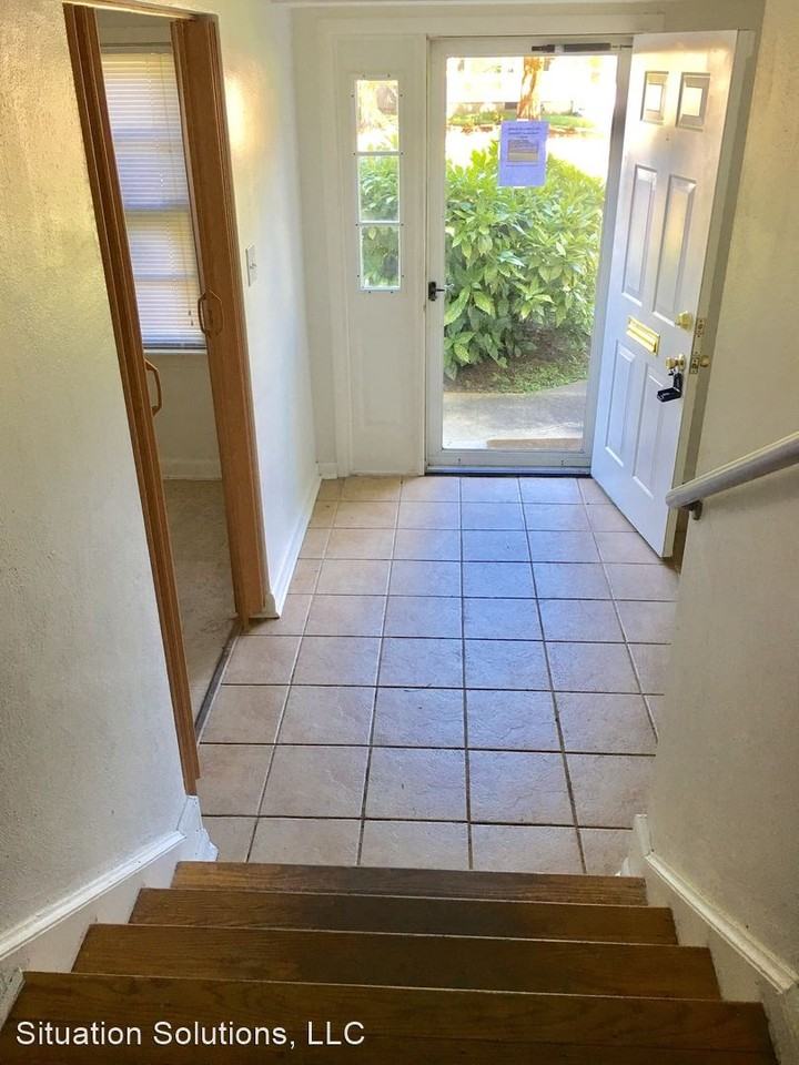 1033 Georgetown Rd - Photo 3 of 30