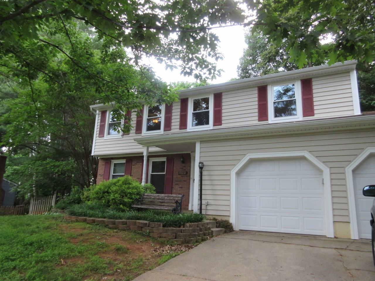 15512 Yorktown Dr - Photo 2 of 21