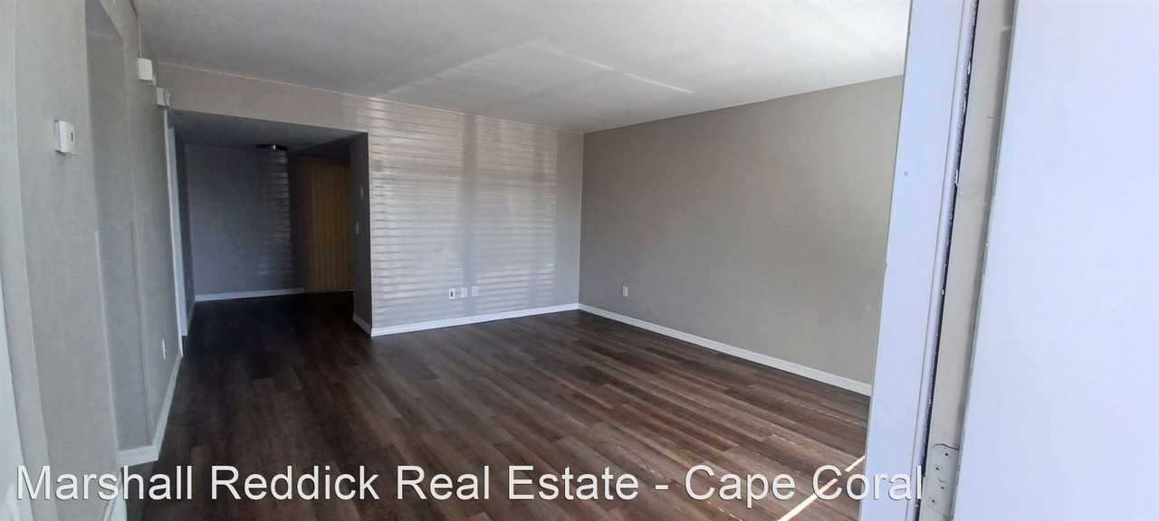 Country Club Villas - Photo 3 of 19