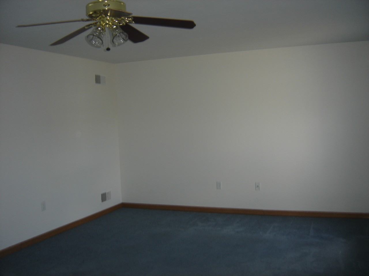 120 Lighthouse Dr - Photo 2 of 9