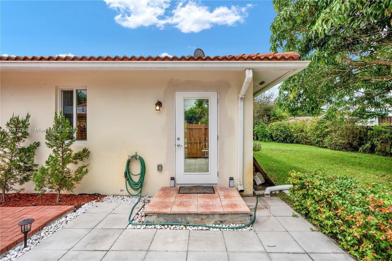 6201 Sw 6th St #6201 - Photo 2 of 8