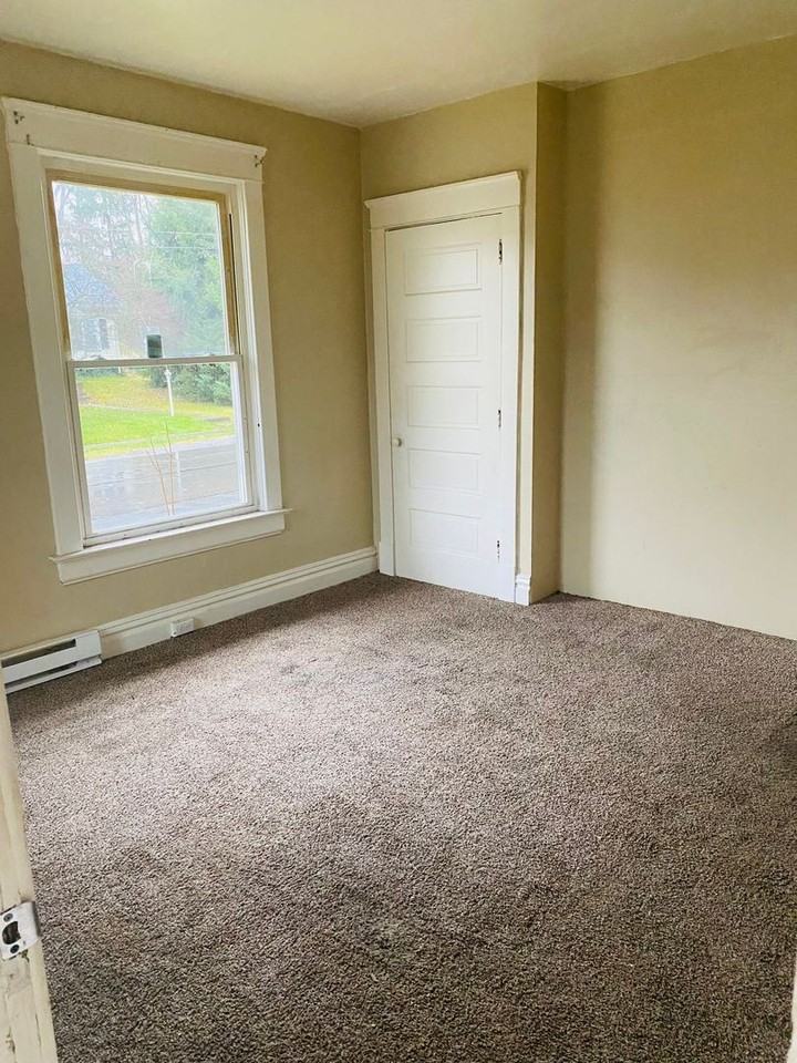 502 Florence Ave - Photo 2 of 5