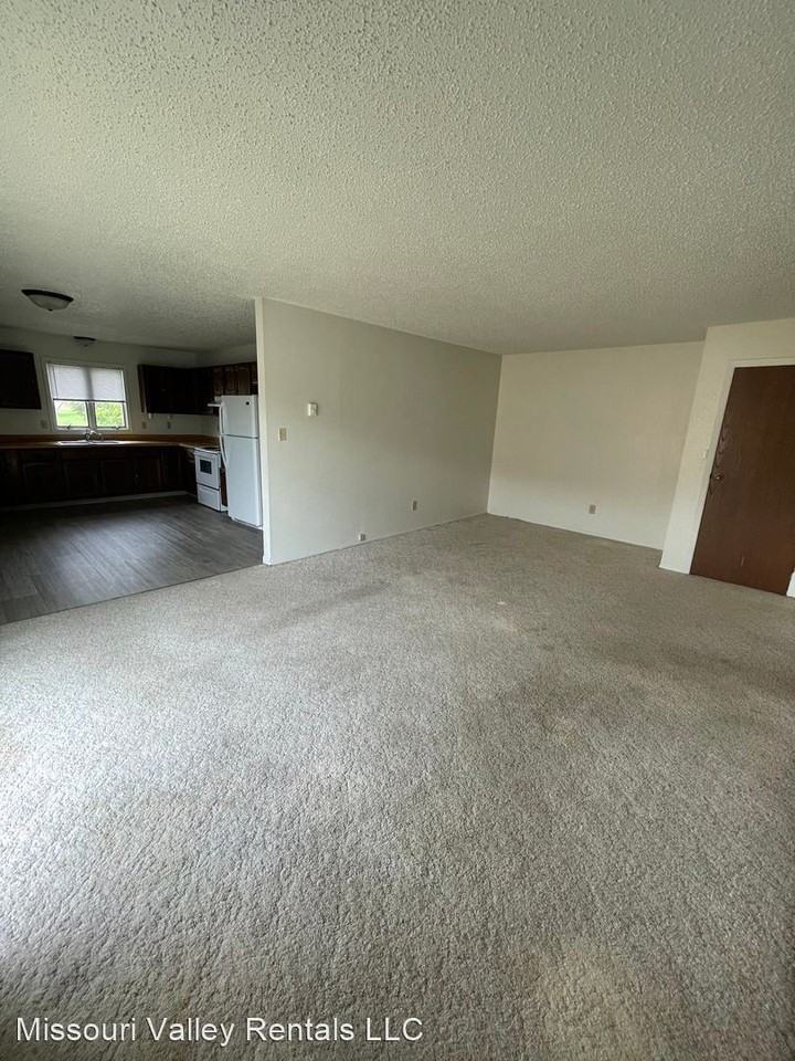 1500 1st Ave NW - Photo 2 of 6