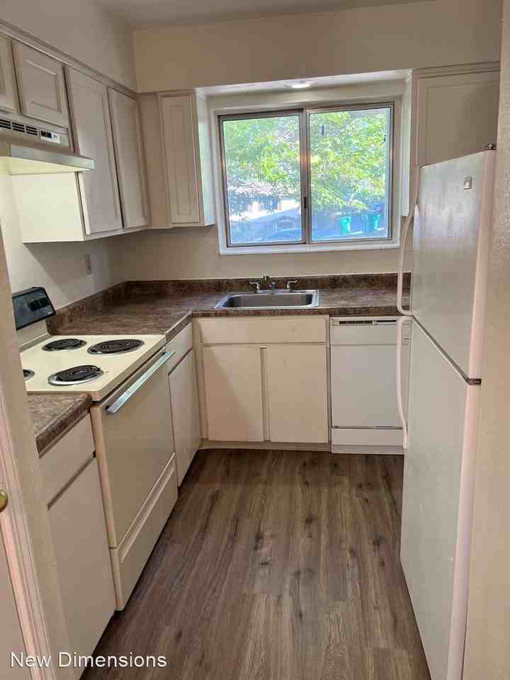 3297 Gypsum Rd - Photo 3 of 10