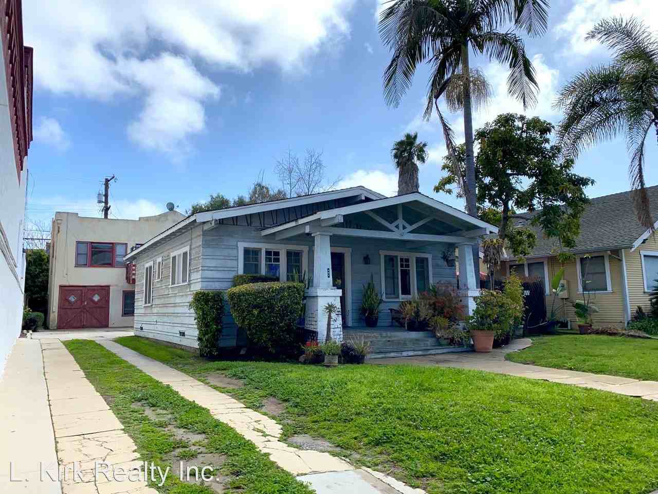 390 Newport Ave Apartments in Belmont Heights, Long Beach, CA 90814