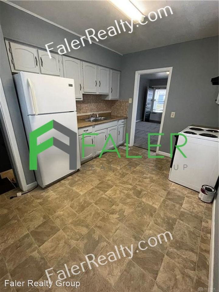 1651 Russet Ave - Photo 3 of 9