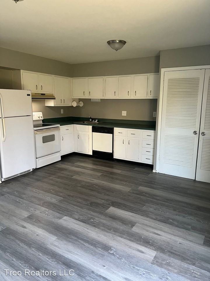 10139 Windswept Ln - Photo 3 of 13