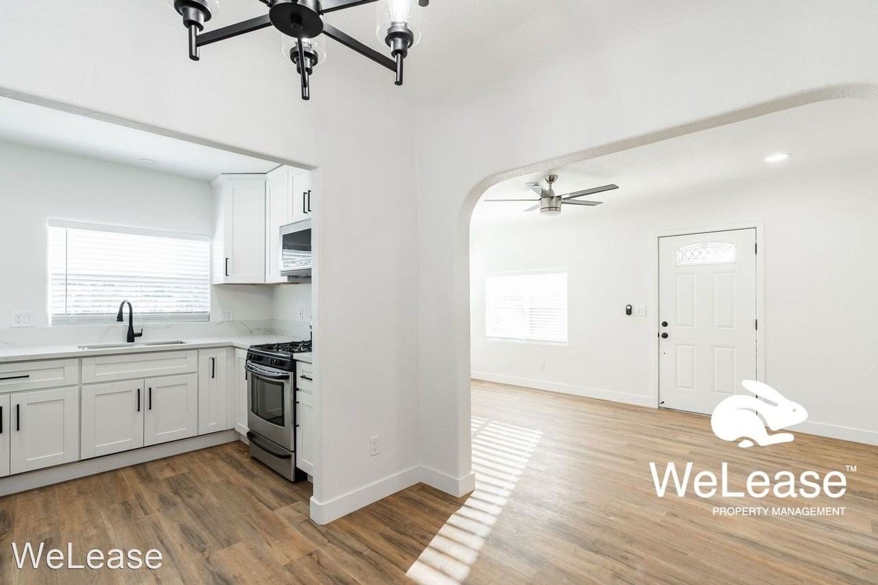 515 Merlin Dr - Photo 3 of 21