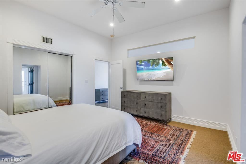 227 1/2 Fowling St - Photo 2 of 9