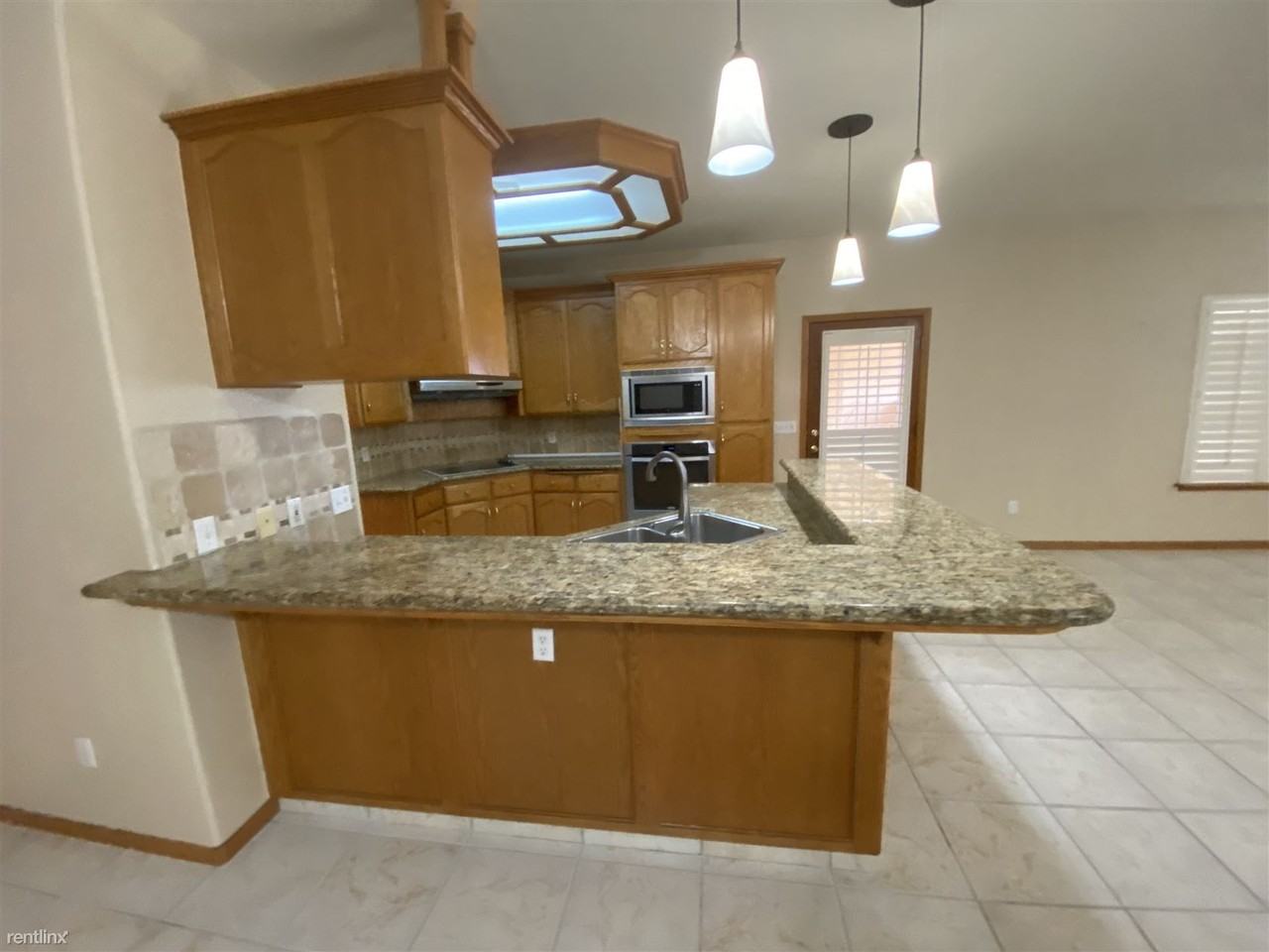 19930 S Polk Ave - Photo 3 of 17