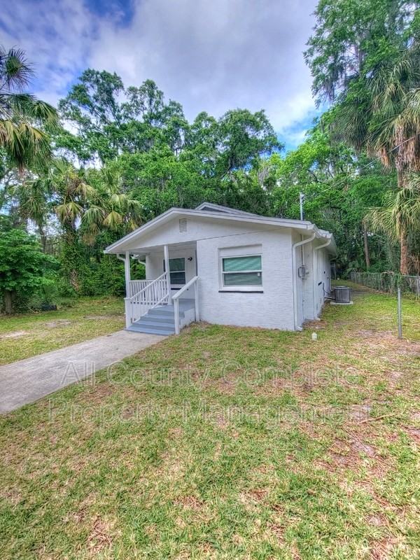 1114 Olive St - Photo 2 of 25