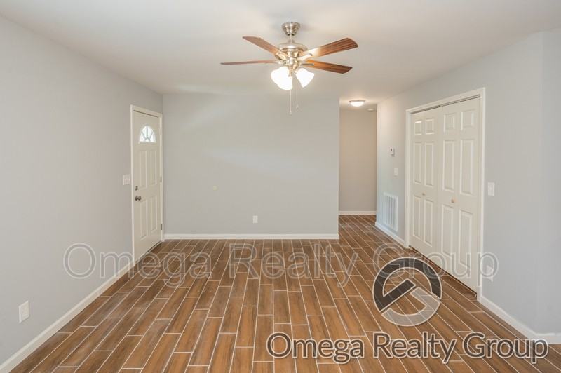 1178 Aquarius Dr - Photo 5 of 18