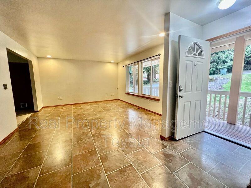 450 W Alder Dr - Photo 2 of 20