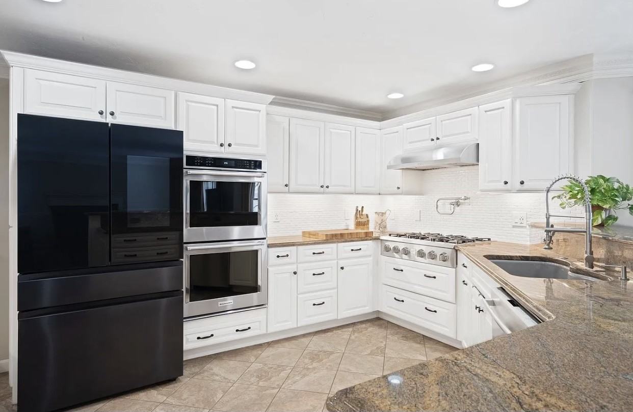 12 Edward Dr - Photo 5 of 7