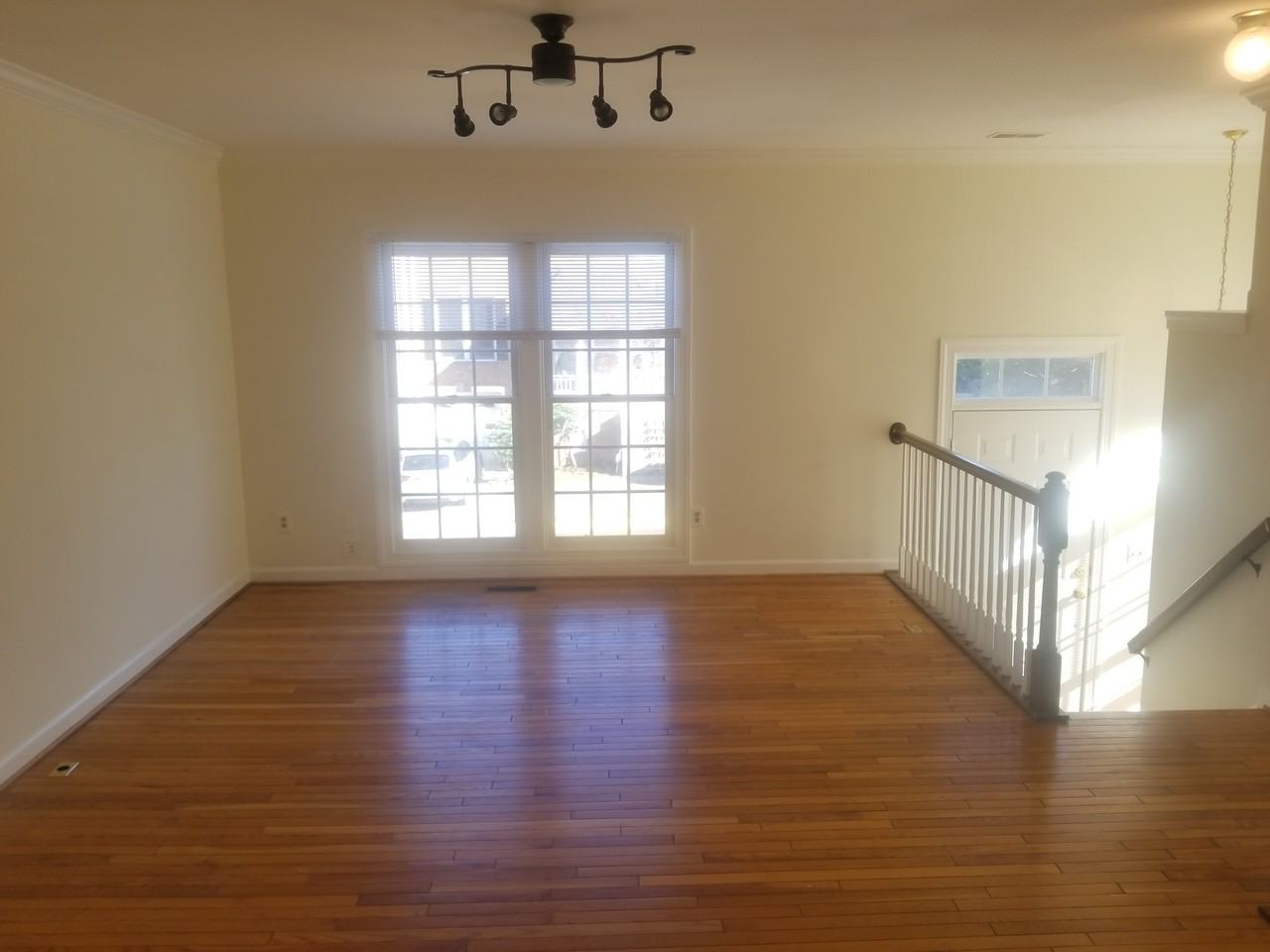 2118 Bobbyber Dr - Photo 3 of 22