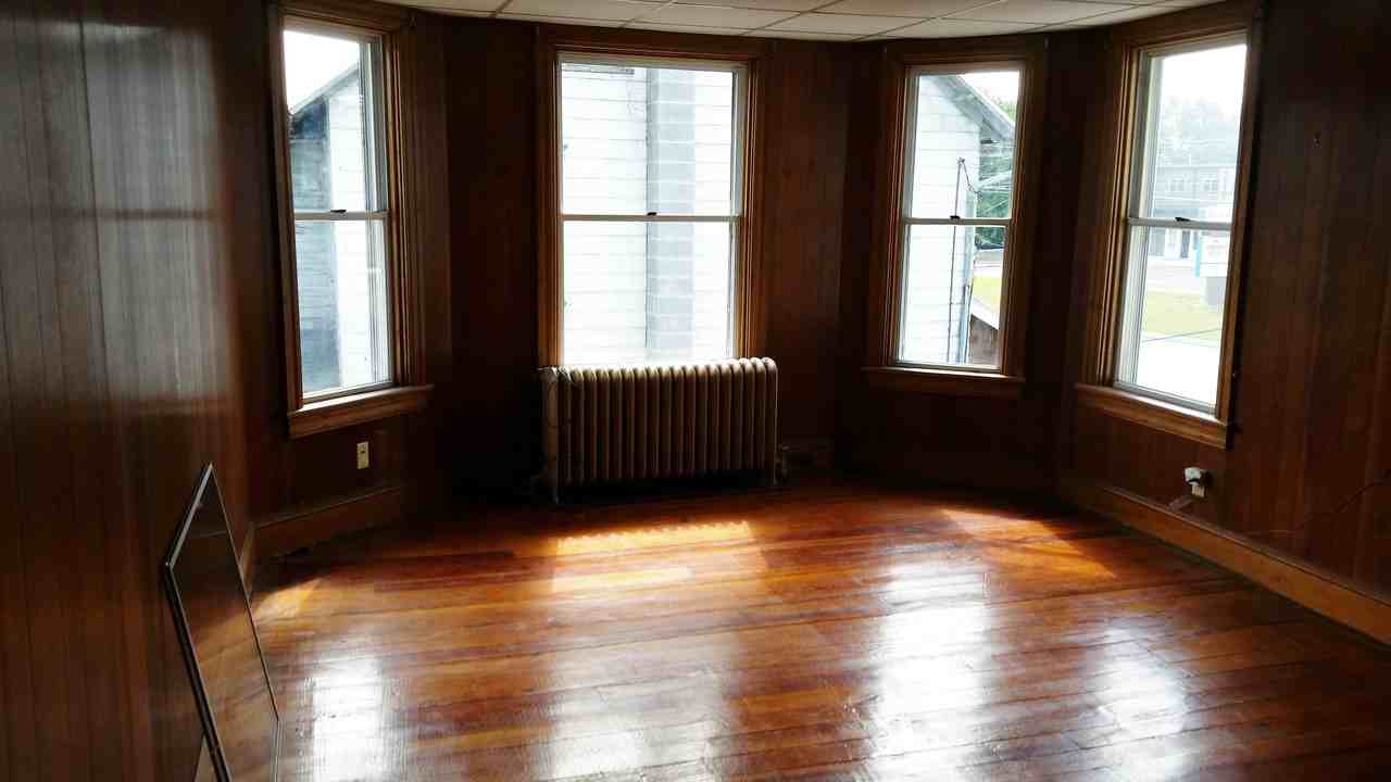 3253 Lincoln Hwy E - Photo 3 of 6