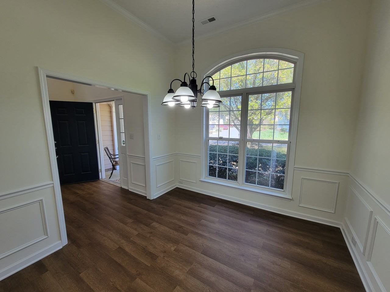 412 N Waters Edge Dr - Photo 2 of 40