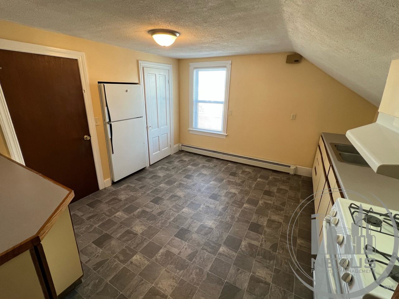 12 Railroad Ave - Photo 3 of 18