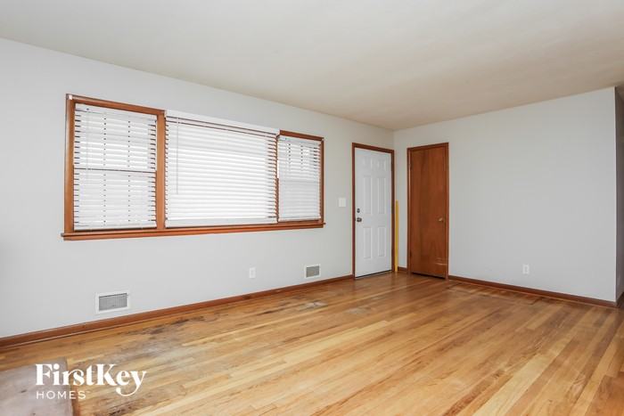 12907 E 54th St - Photo 3 of 15