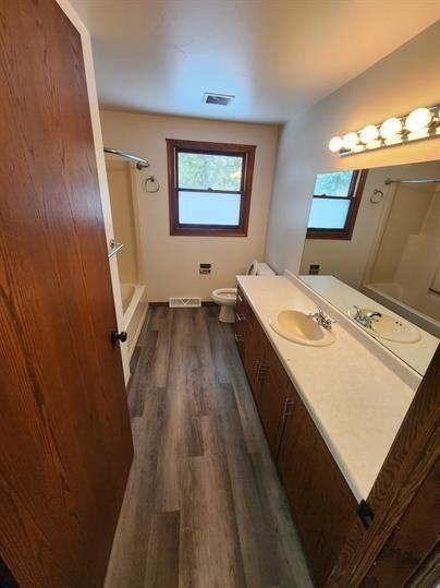 2876 Tradewinds Trl - Photo 2 of 23