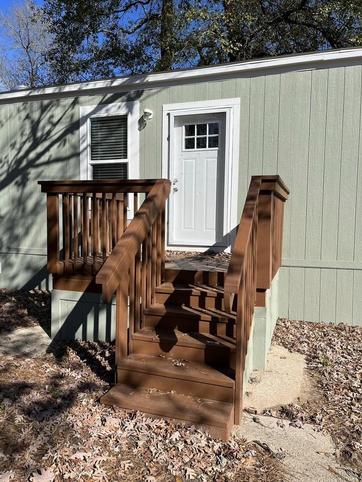 107 Toledo St - Photo 3 of 26