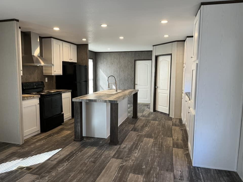 107 Toledo St - Photo 5 of 26