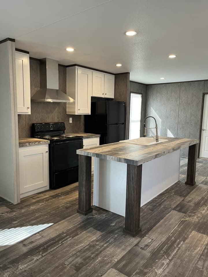 107 Toledo St - Photo 6 of 26