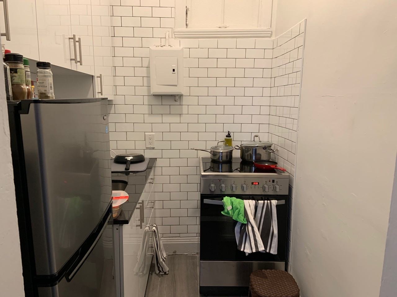 3583 University Street - Photo 2 of 7