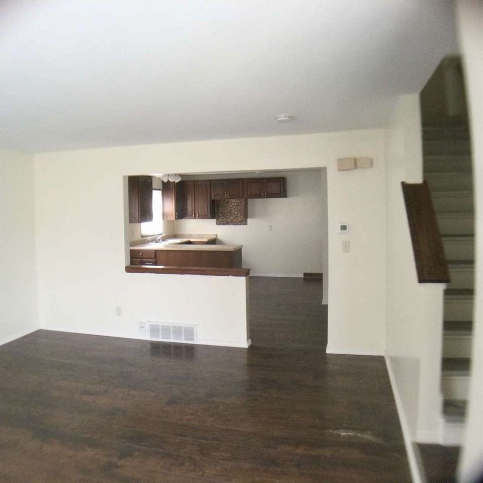 6433 N 55th St - Photo 2 of 17