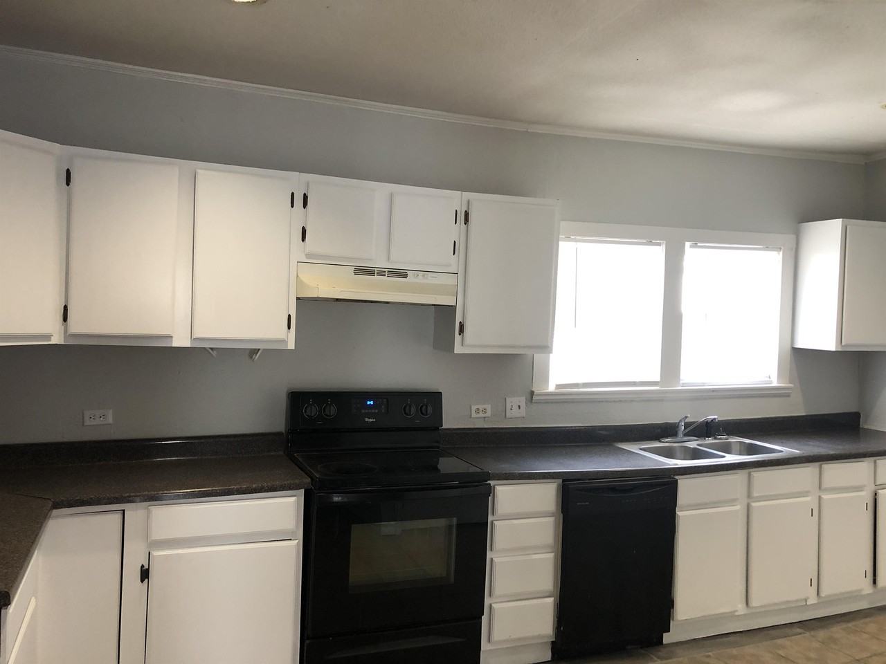 1211 Monroe St #1 - Photo 6 of 34