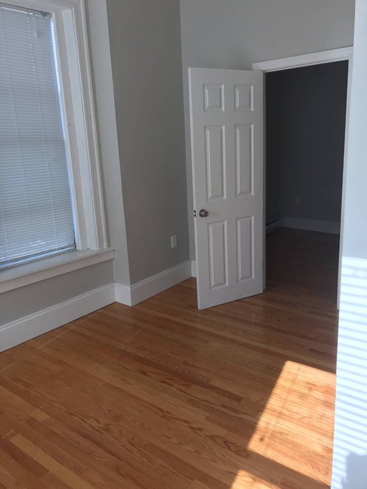 23 Chelsea St #2 - Photo 5 of 11