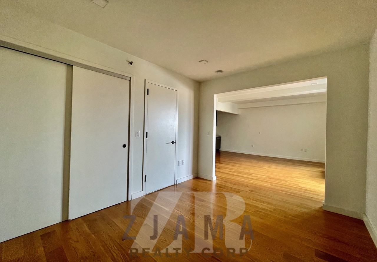 25 E 19th St #PHC - Photo 6 of 14