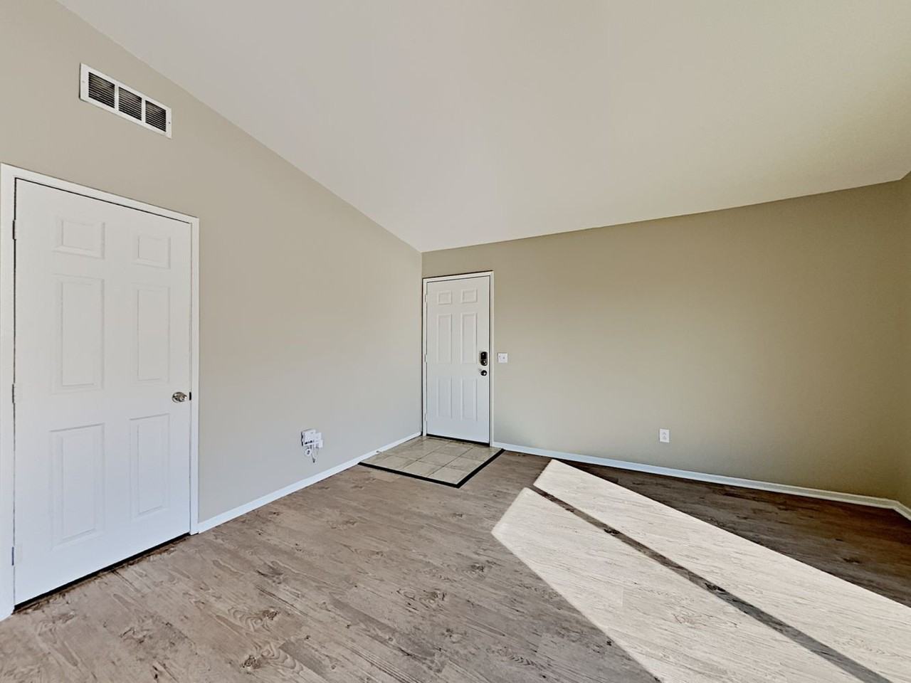 7335 Lydia Ave - Photo 3 of 18