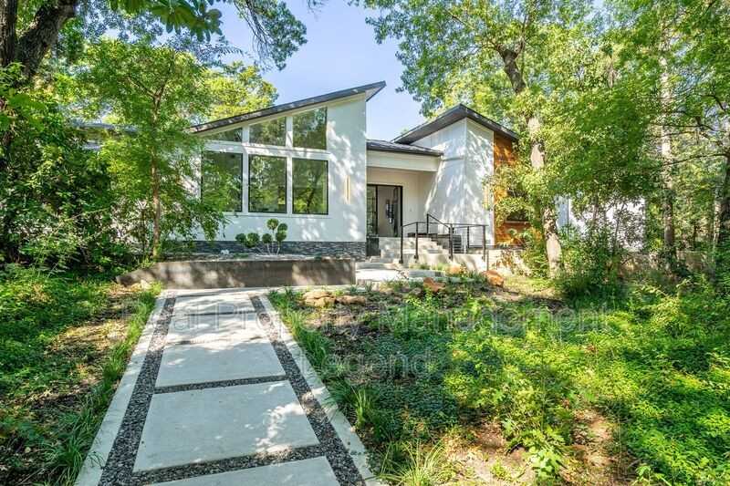 1633 Junior Dr - Photo 3 of 40