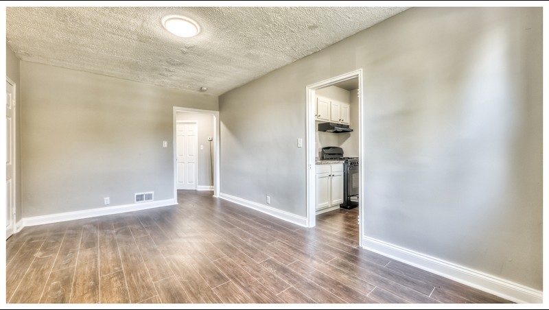 1104 Mount Holly St - Photo 3 of 40