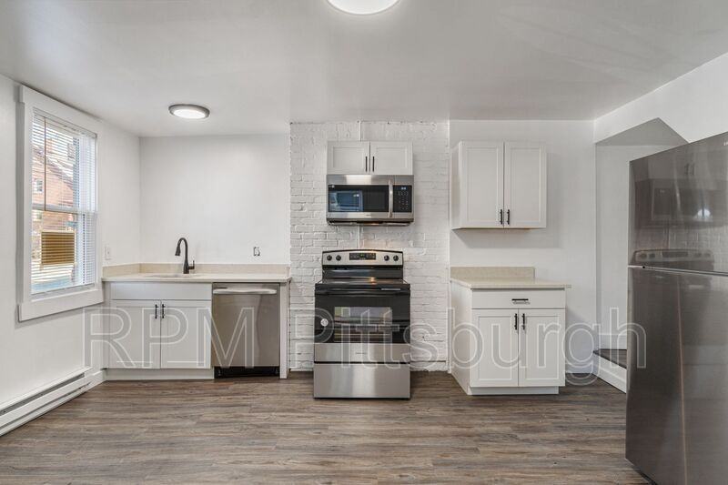 3314 Brighton Rd - Photo 2 of 19