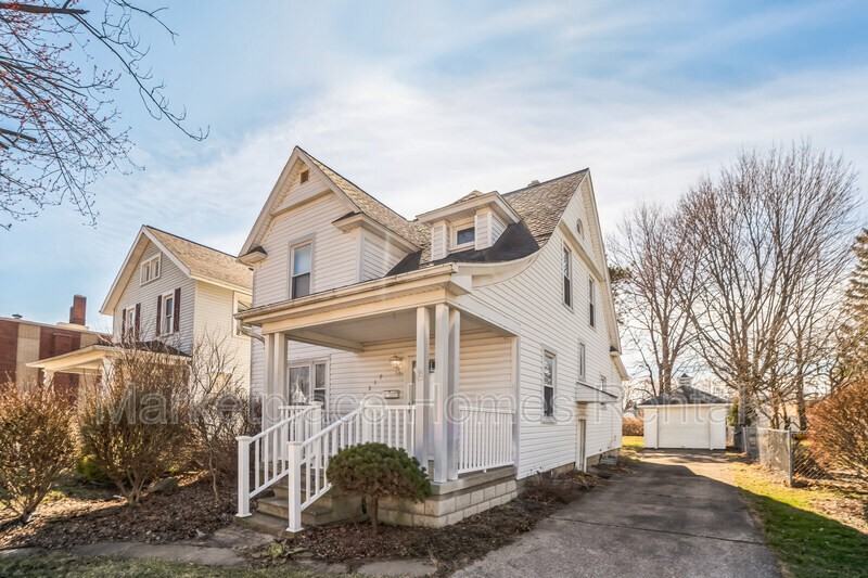 1219 Hamlin St - Photo 2 of 27