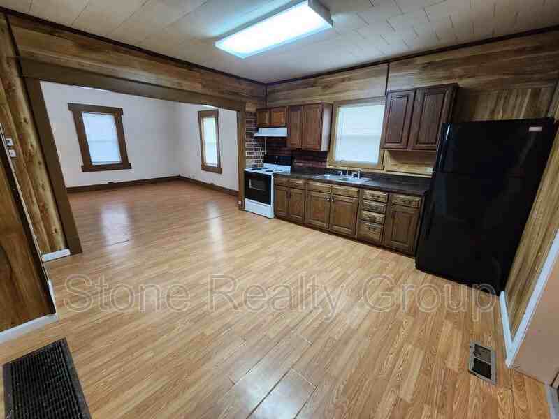 1249 S 7th St - Photo 3 of 8