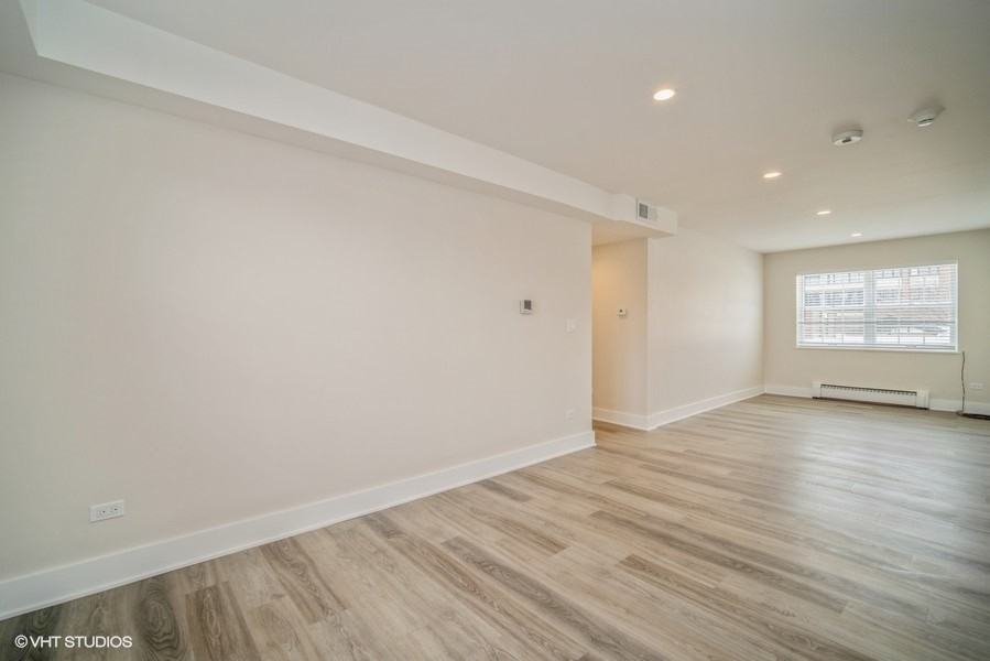 592 Elm Pl - Photo 2 of 14