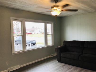 782 Mclean St - Photo 2 of 10