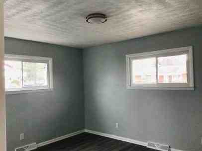 782 Mclean St - Photo 3 of 10